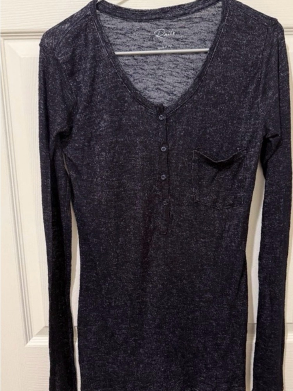Rails Large black Top.